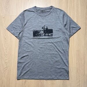 Icebreaker Tech Lite II Natural Run Club T-Shirt Mens Medium Gray Black Wool